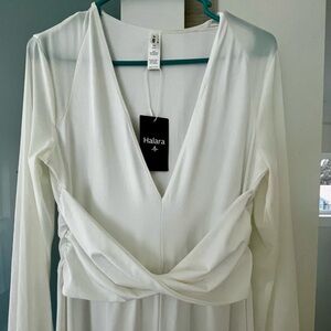 Halara V-neck Puff Long Sleeve Crossover Jumpsuit. Medium